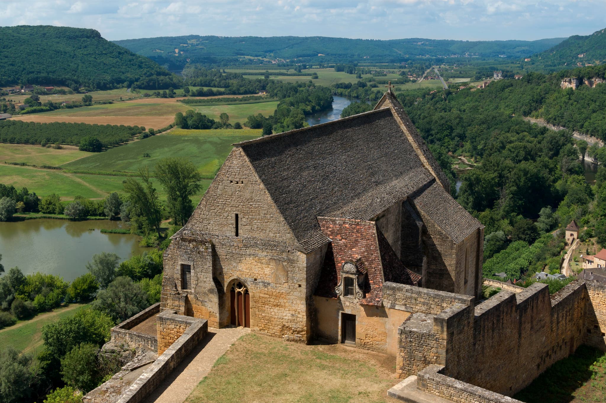 Château de Beynac (Beynac-et-Cazenac) Château de Beynac — château à Beynac-et-Cazenac, Dordogne, intérieur, classé mh