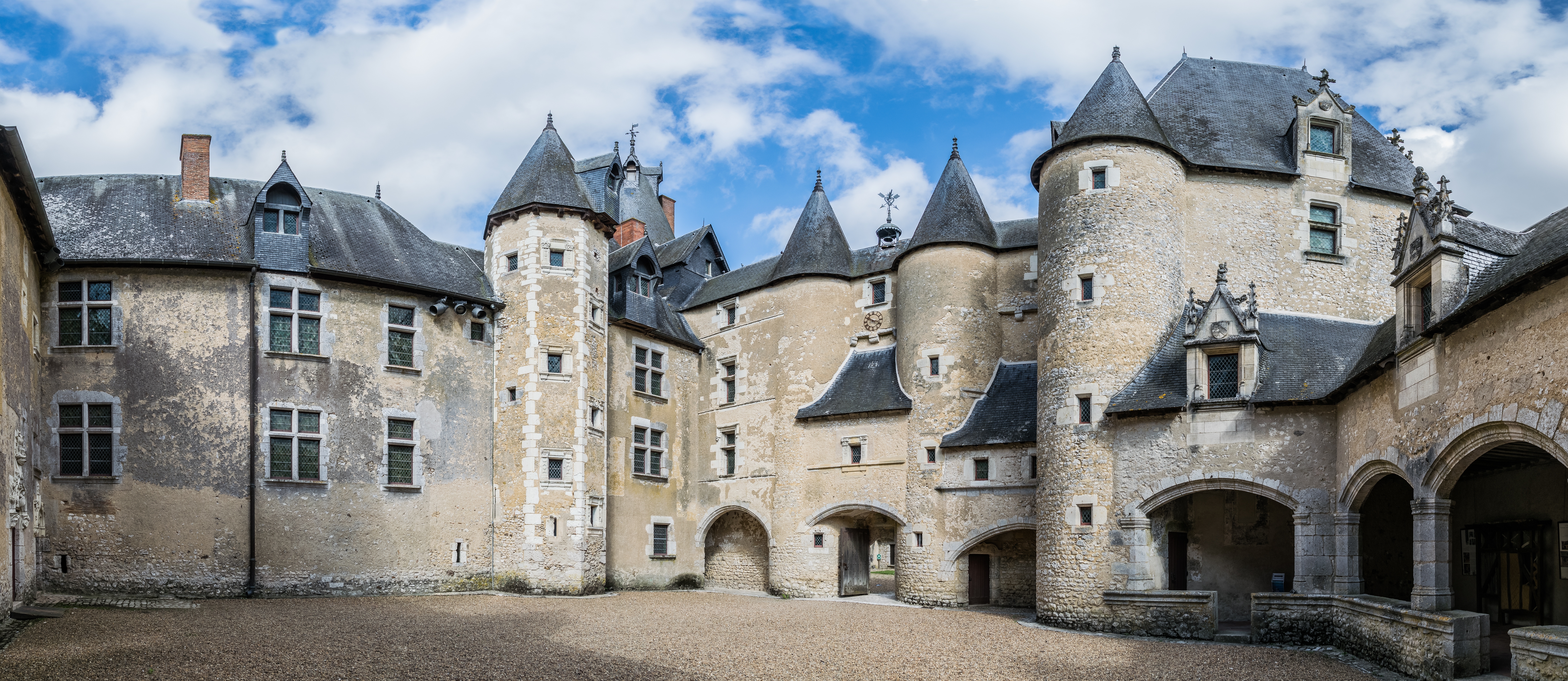 Château de Fougères-sur-Bièvre — château à Fougères-sur-Bièvre, Loir-et-Cher, classé mh
