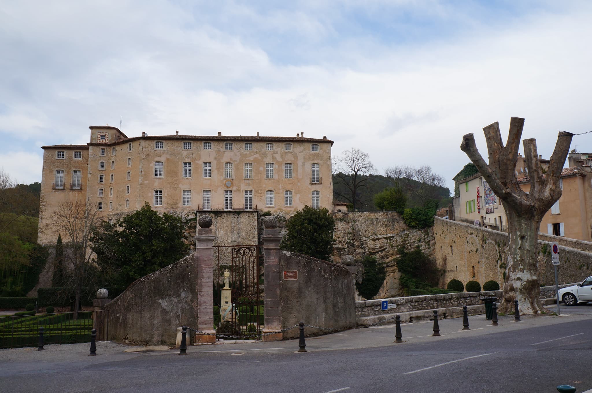Château d'Entrecasteaux — château à Entrecasteaux, Var, intérieur, classé mh