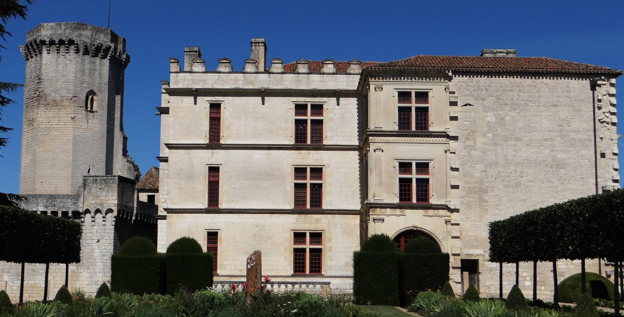 Château de Bourdeilles — château à Bourdeilles, Dordogne, façade, classé mh