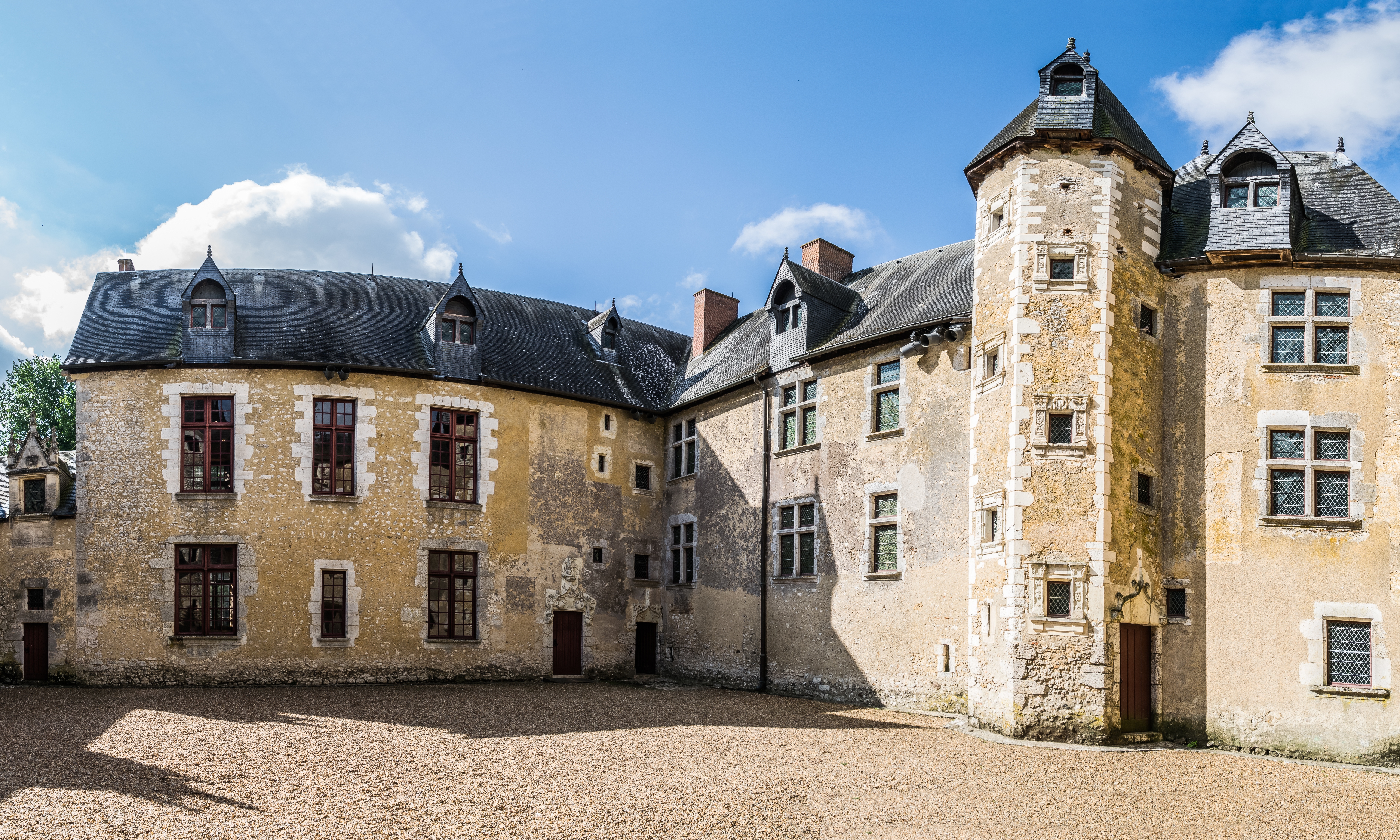 Château de Fougères — château à Fougères, Ille-et-Vilaine, vue de nuit, classé mh