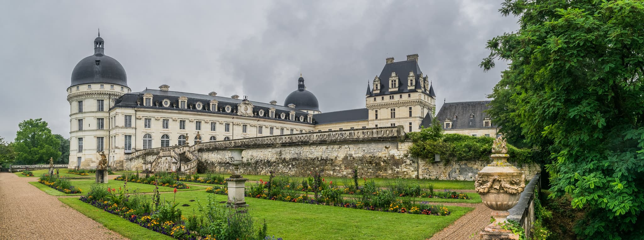 Château de Valencay — château à Valençay, Indre, vue de nuit, classé mh