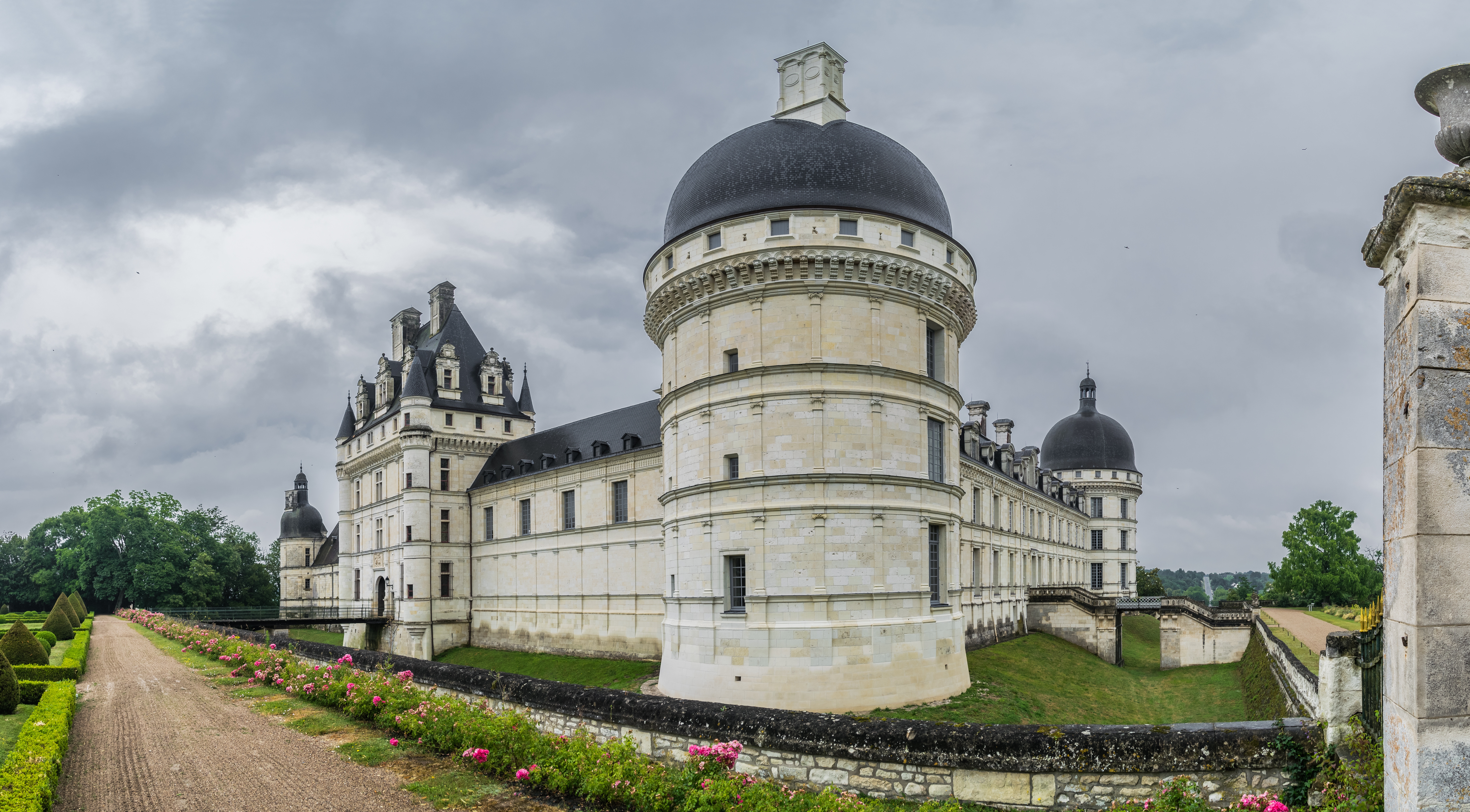 Château de Valencay — château à Valençay, Indre, façade, classé mh