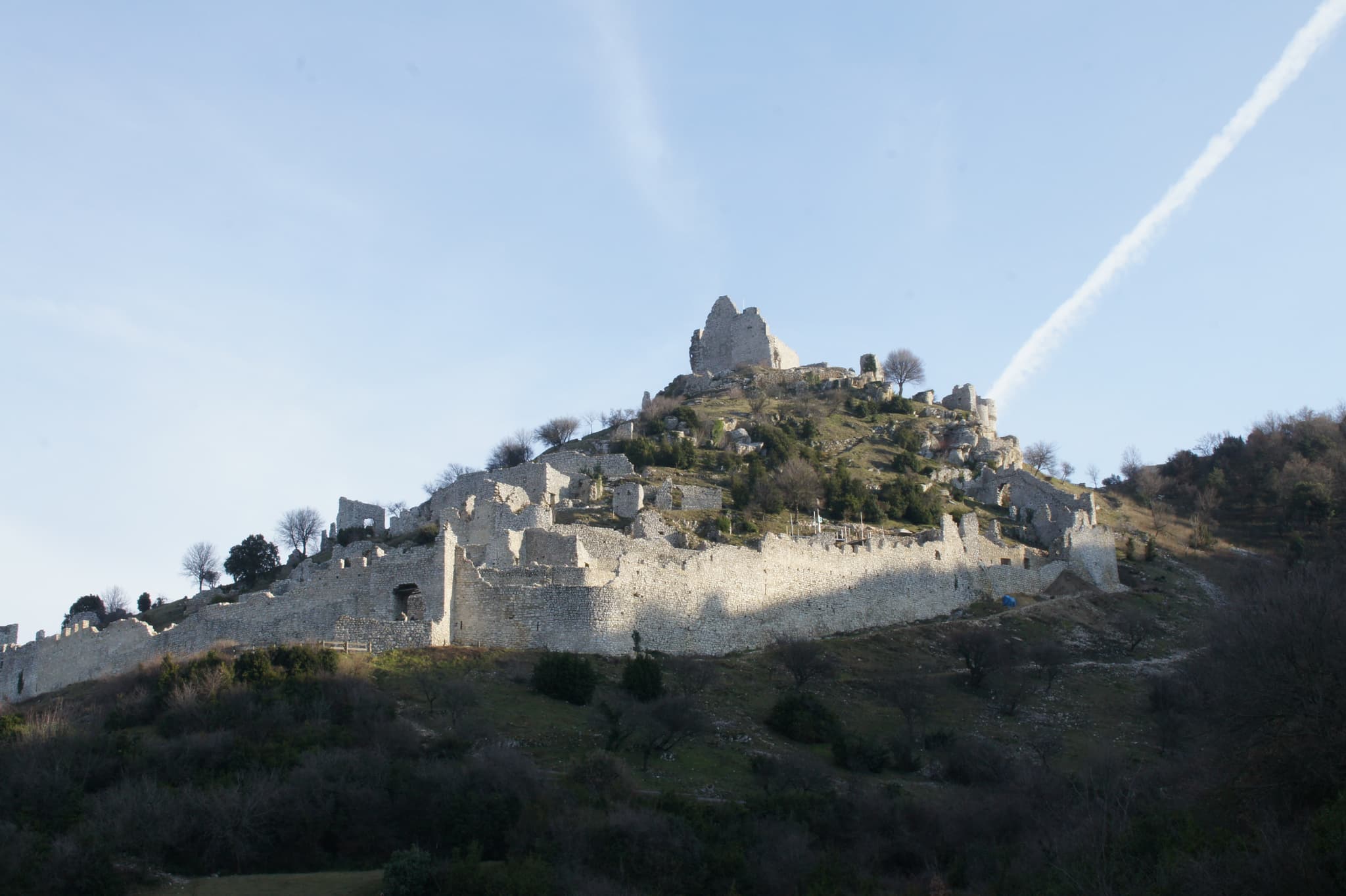 Château de Crussol – ruines — château à Saint-Péray, Ardèche, façade, classé mh
