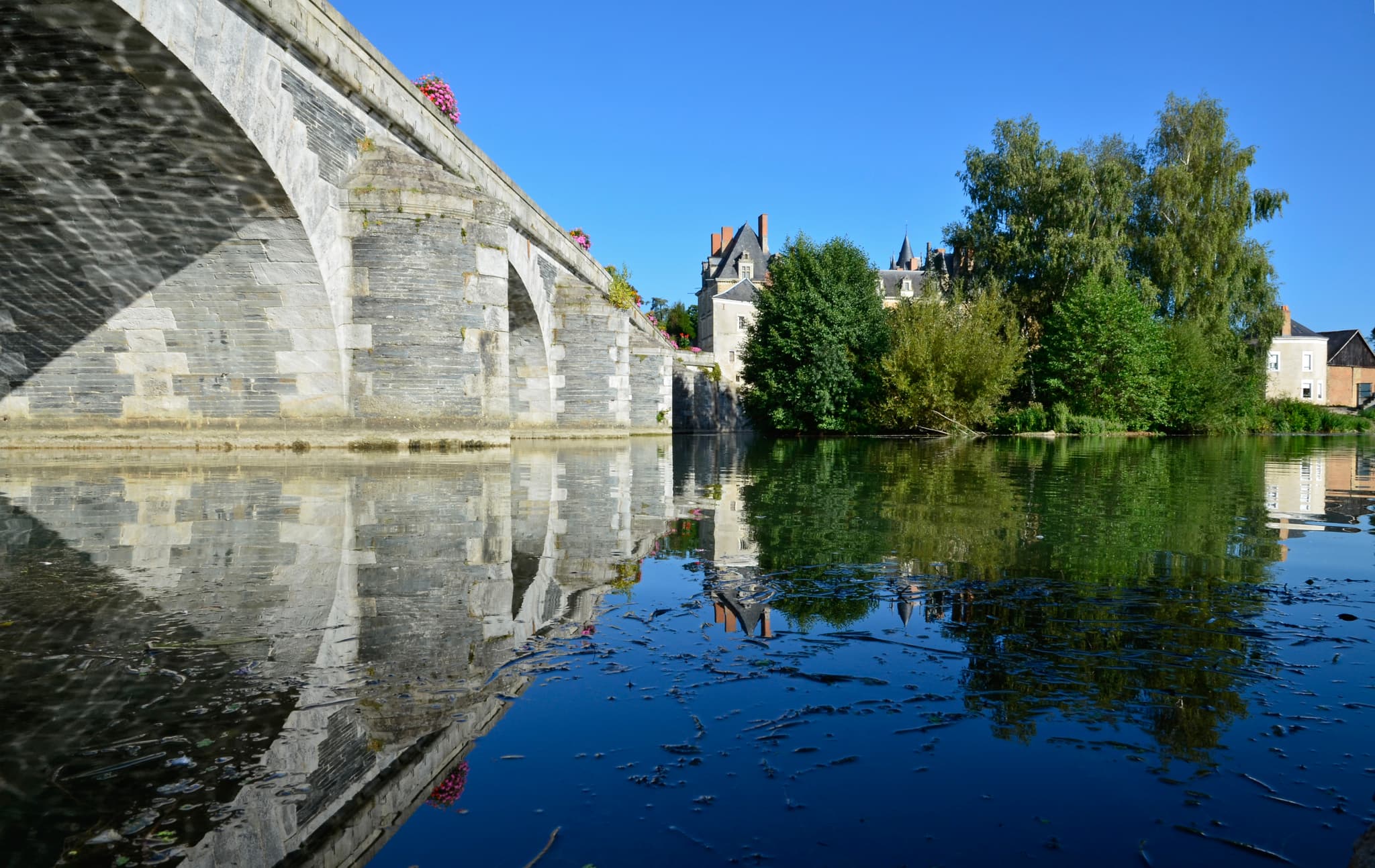 Château de Durtal — château à Durtal, Maine-et-Loire, classé mh