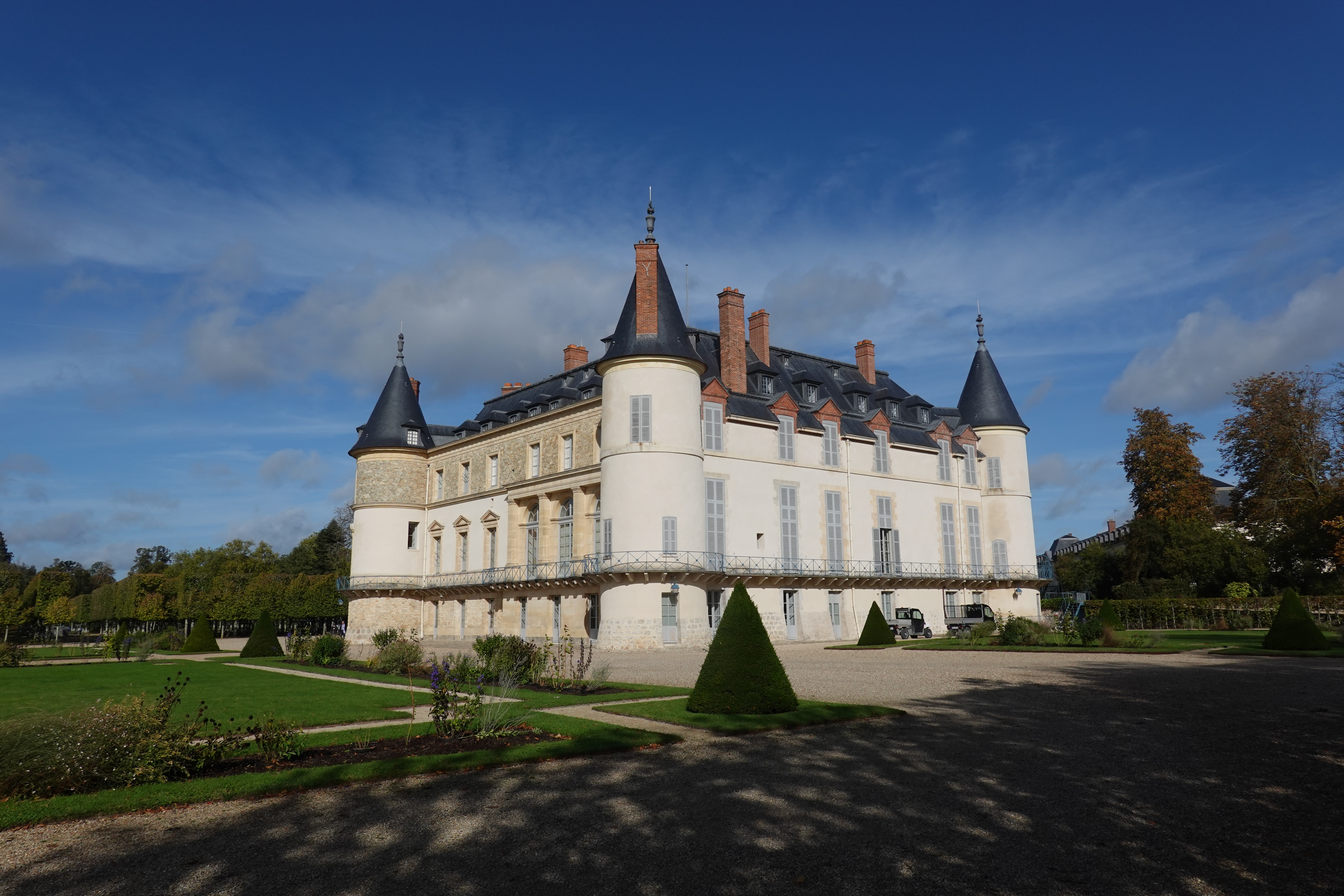 Château de Rambouillet – logis — château à Rambouillet, Yvelines, vue de nuit, classé mh