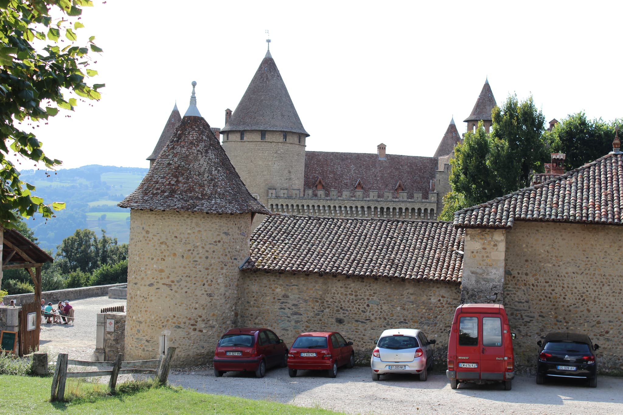 Château de Virieu — château à Virieu, Isère, façade, inscrit mh