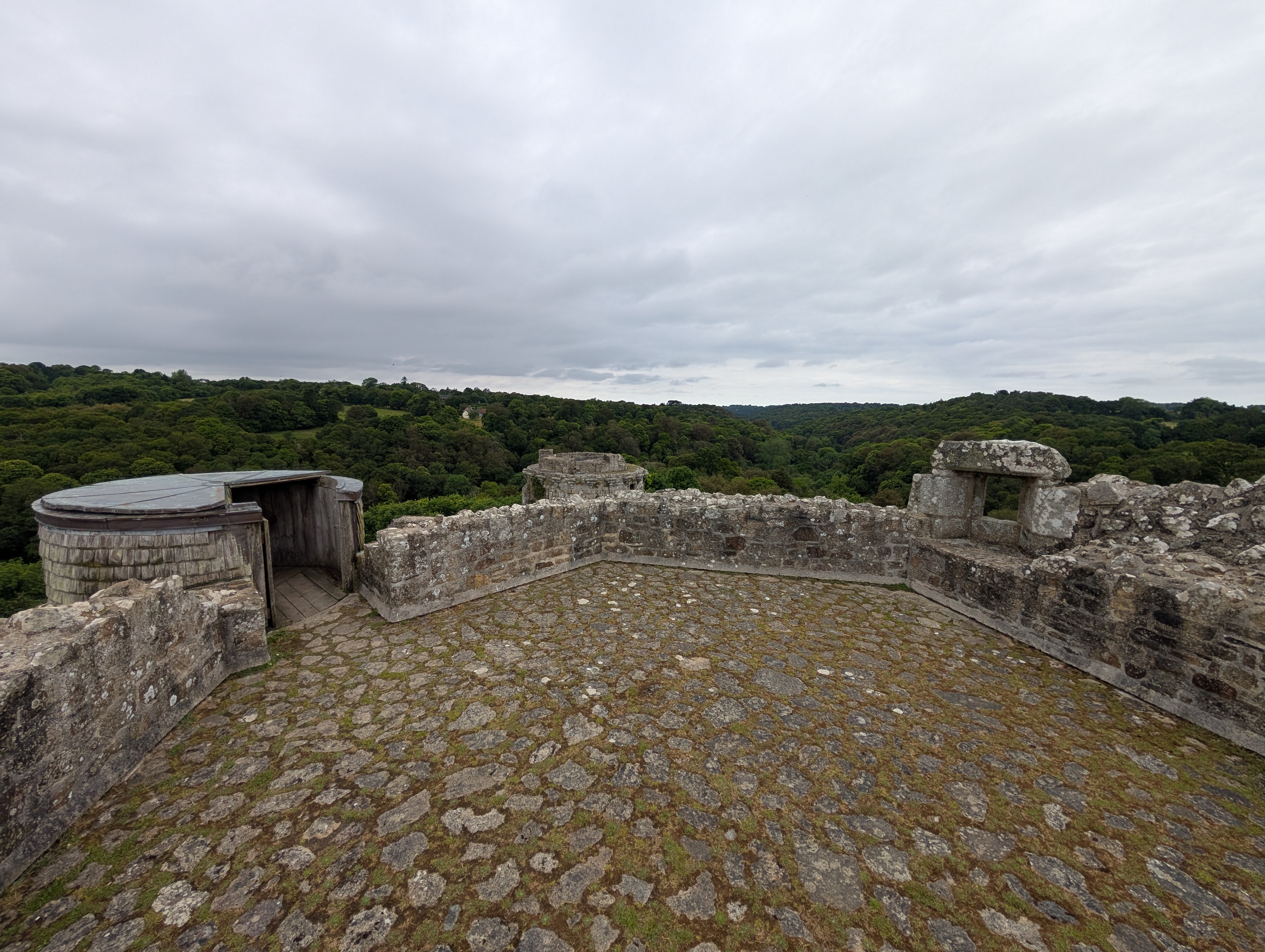 Château de Tonquédec (Tonquédec) Château de Tonquédec — château à Tonquédec, Côtes-d'Armor, façade, classé mh
