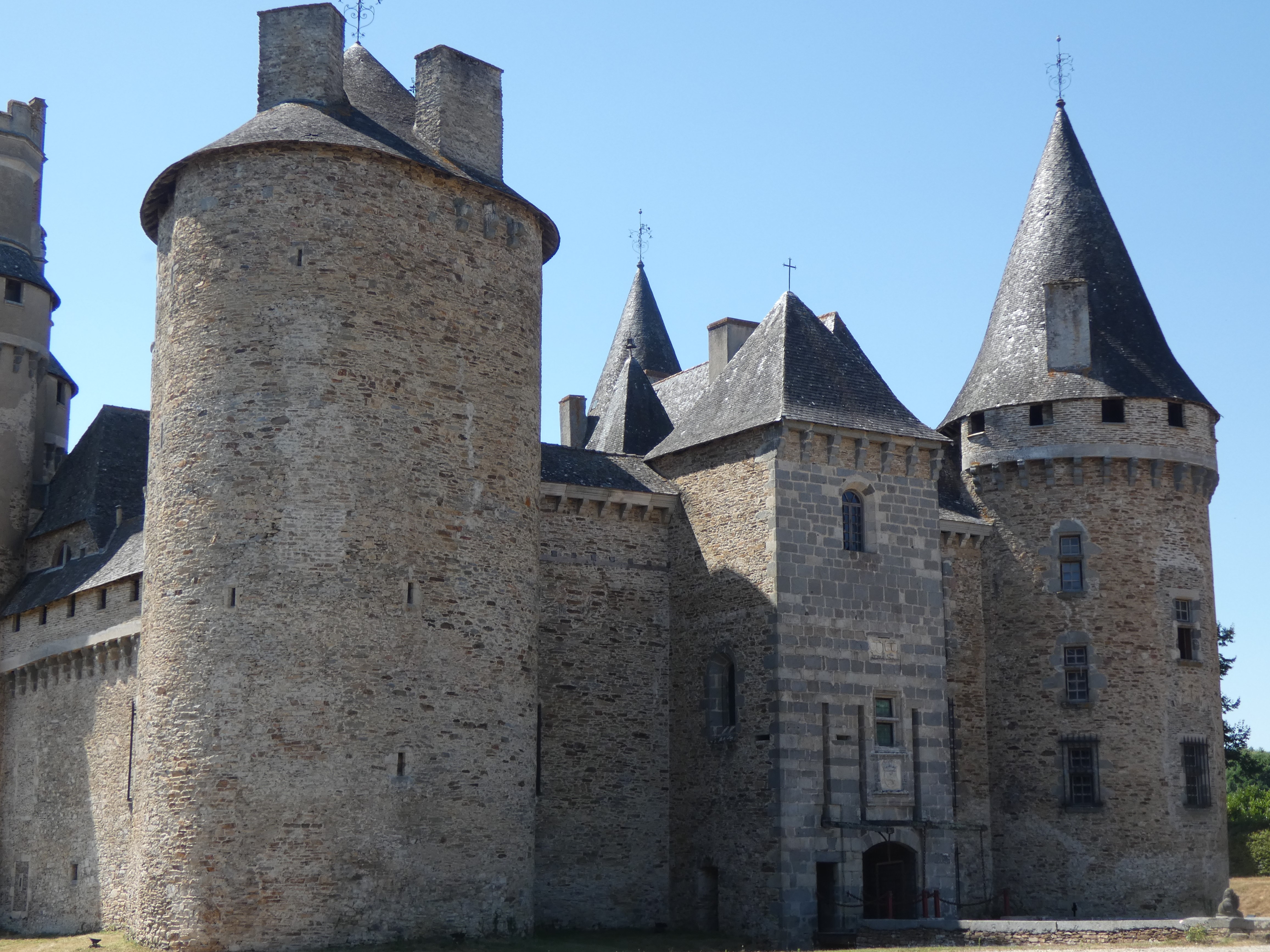Château de Coussac-Bonneval — château à Coussac-Bonneval, Haute-Vienne, classé mh