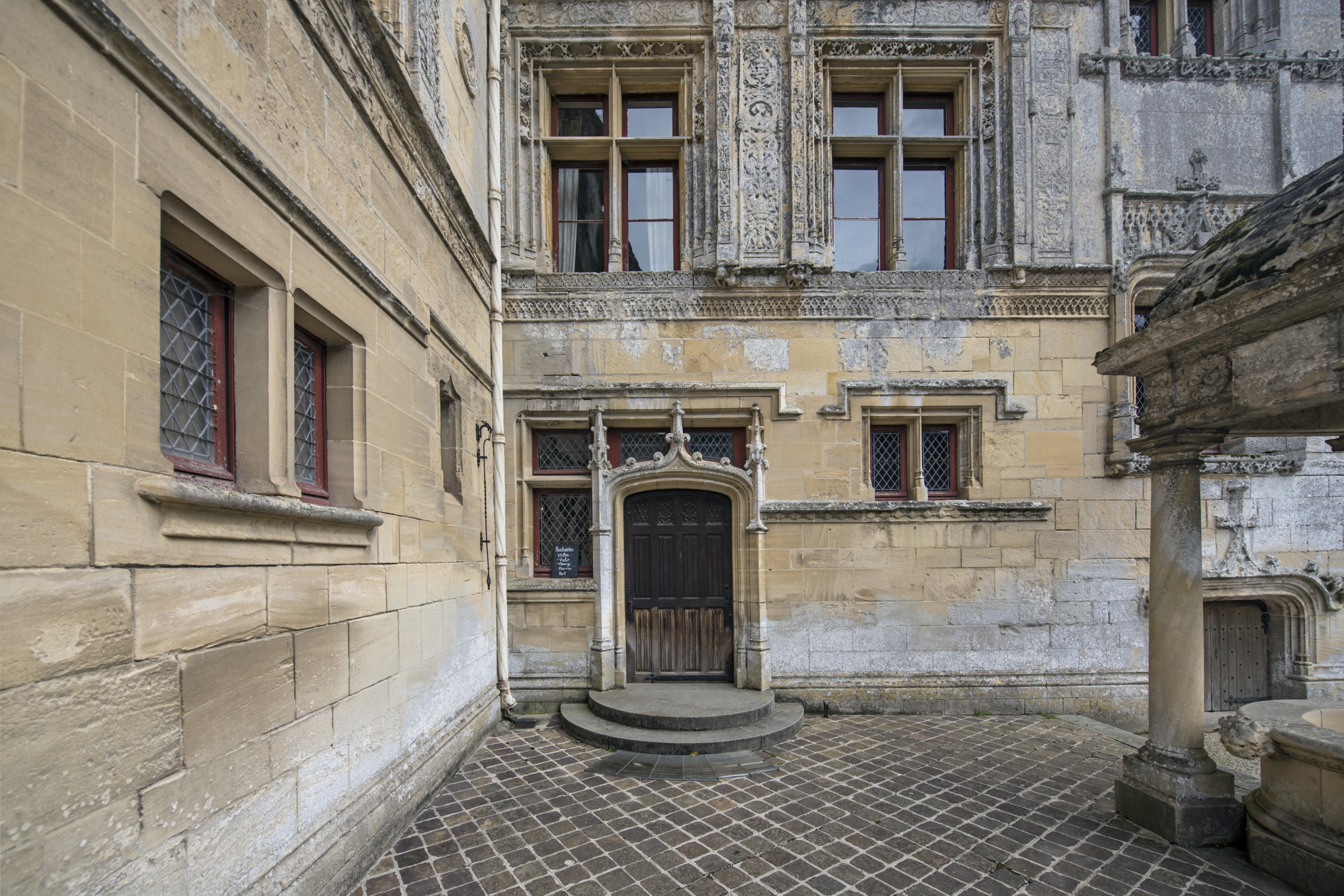 Château de Fontaine-Henry — château à Fontaine-Henry, Calvados, intérieur, classé mh