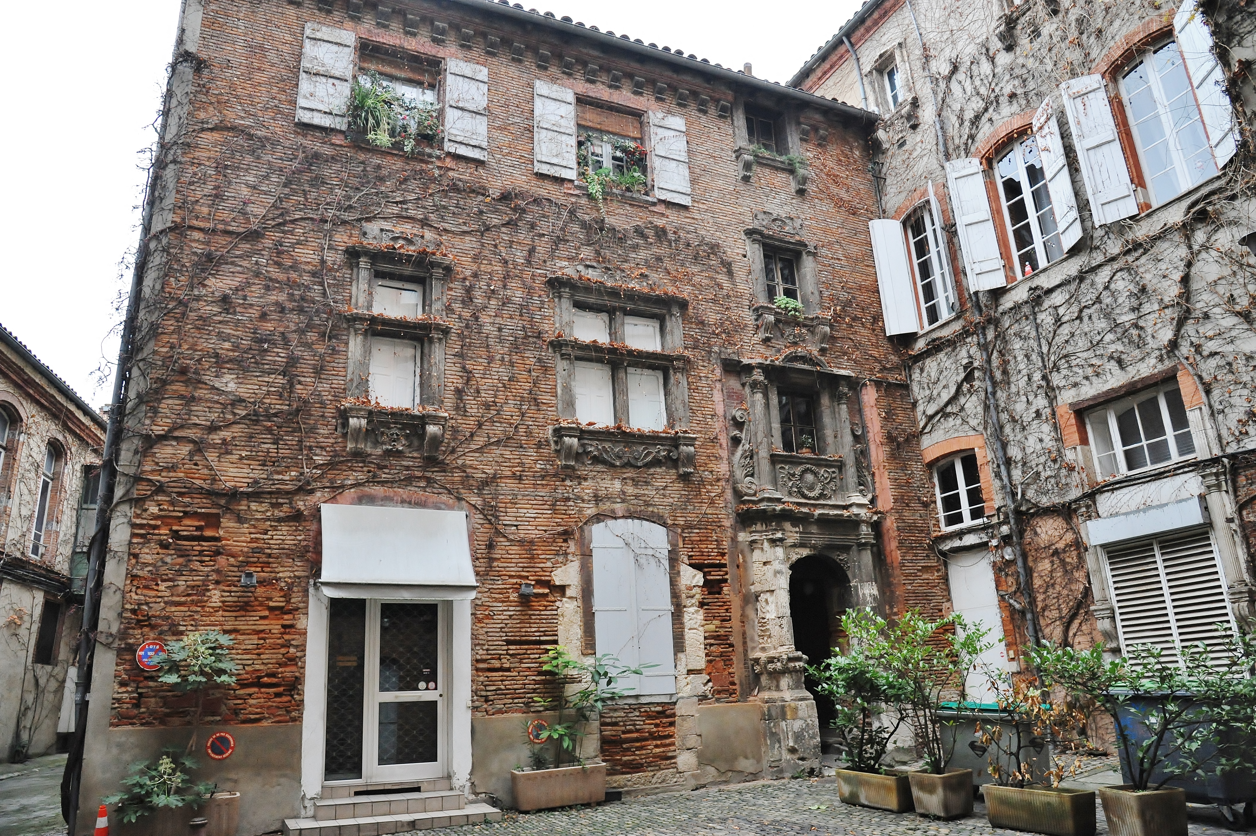 Hôtel de Bernuy (Toulouse) — architecture civile à Toulouse, Haute-Garonne, vue de nuit, classé mh