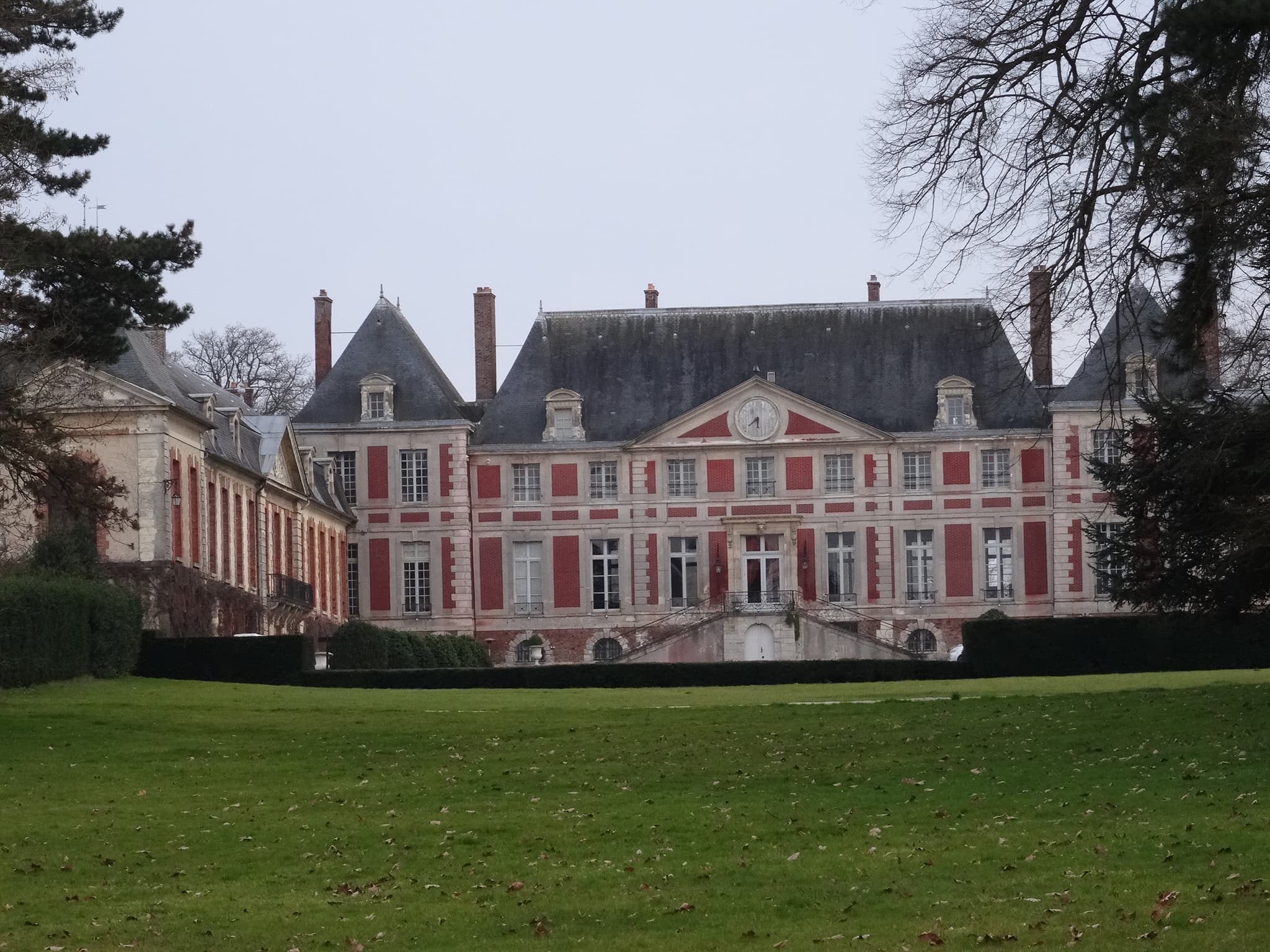 Château de Guermantes — château à Guermantes, Seine-et-Marne, classé mh