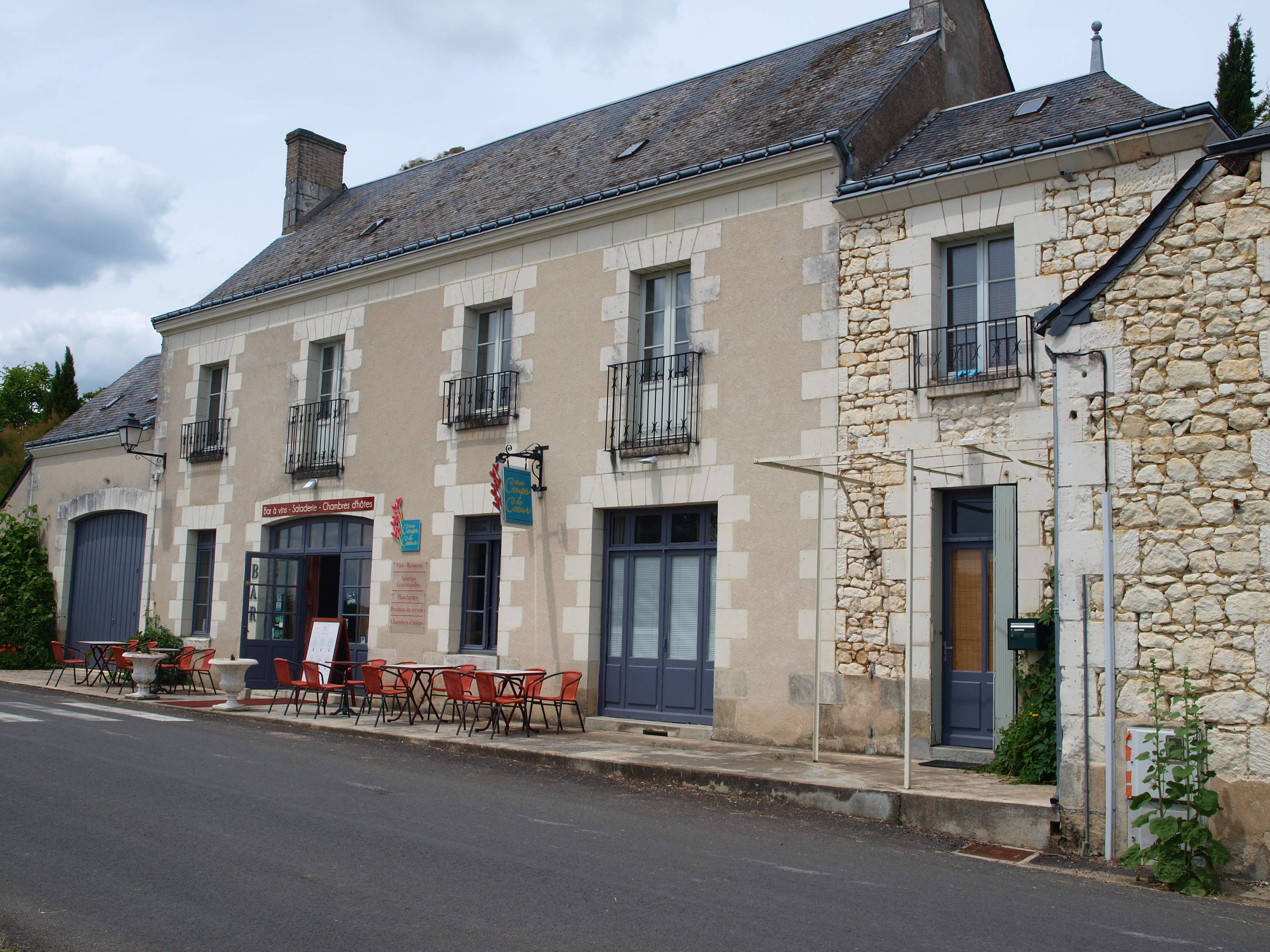 Château de Crissay-sur-Manse (Crissay-sur-Manse) Château de Crissay-sur-Manse — château à Crissay-sur-Manse, Indre-et-Loire, façade, inscrit mh