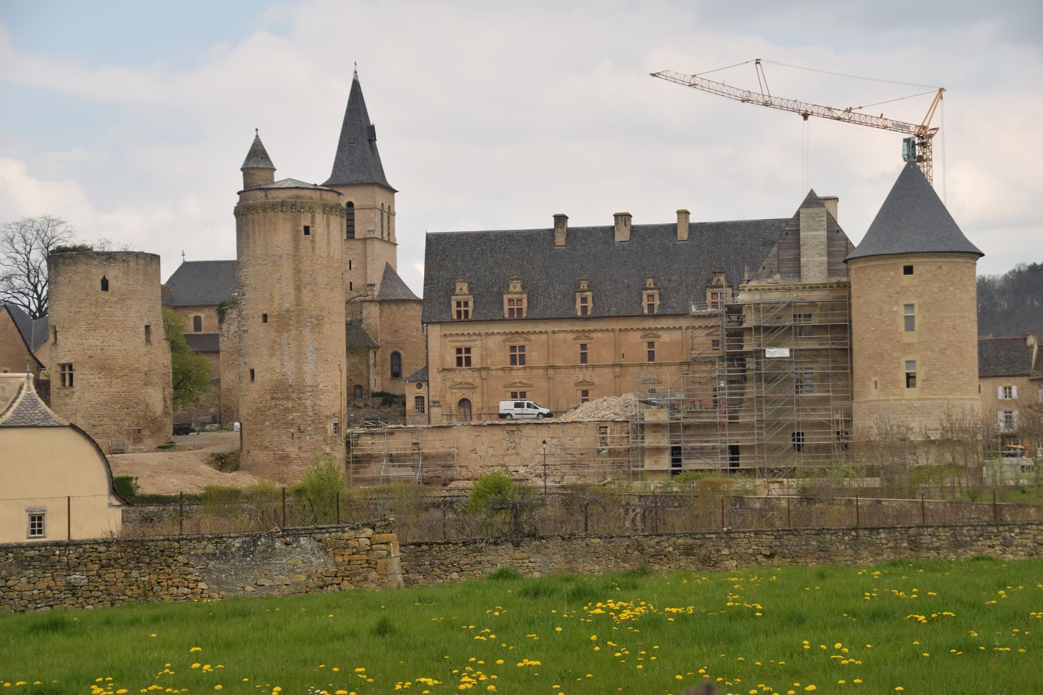 Château de Bournazel (Bournazel) Château de Bournazel — château à Bournazel, Aveyron, intérieur, classé mh