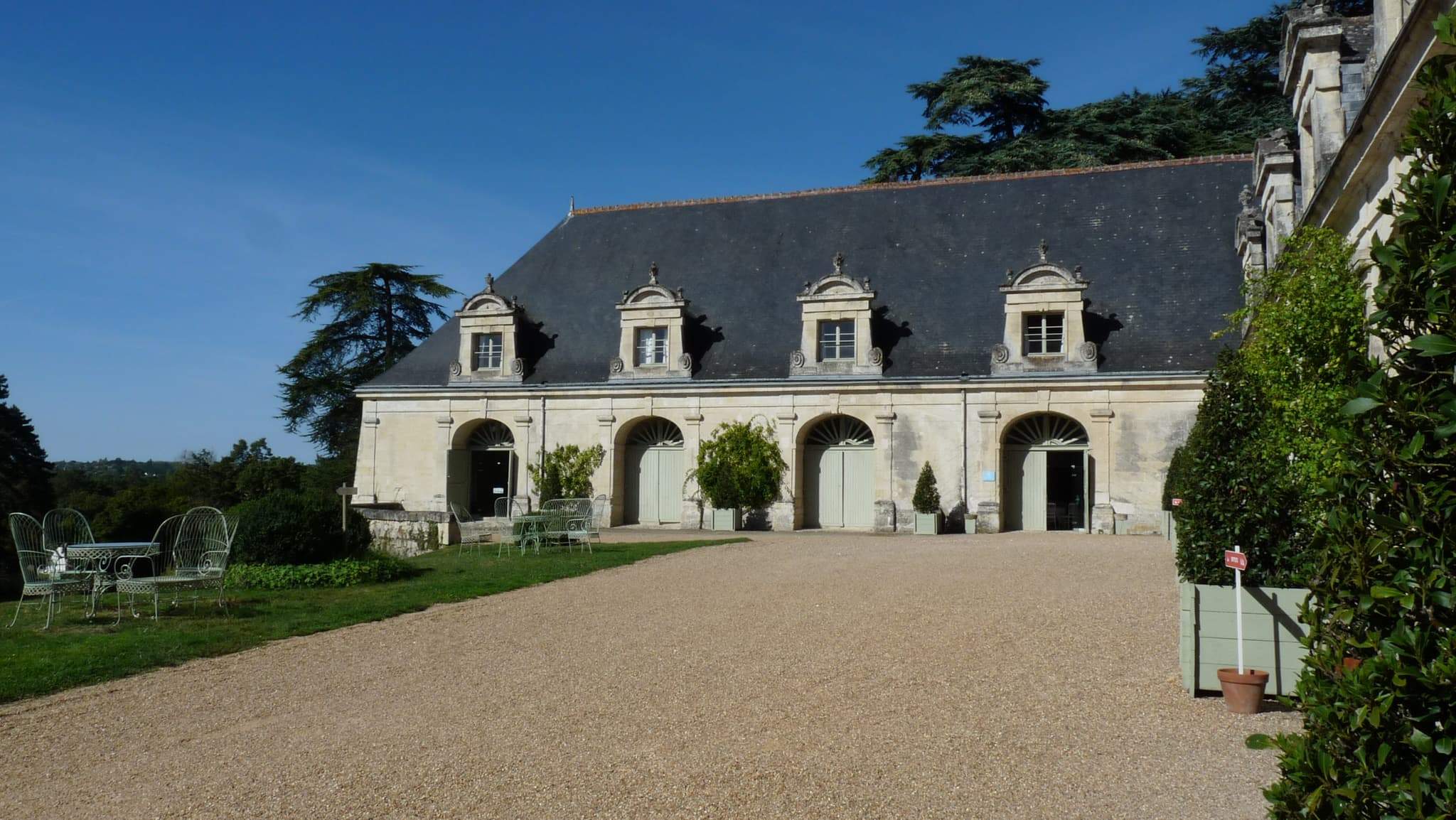 Château de la Bourdaisière (Montlouis-sur-Loire) Château de la Bourdaisière — château à Montlouis-sur-Loire, Indre-et-Loire, intérieur, inscrit mh