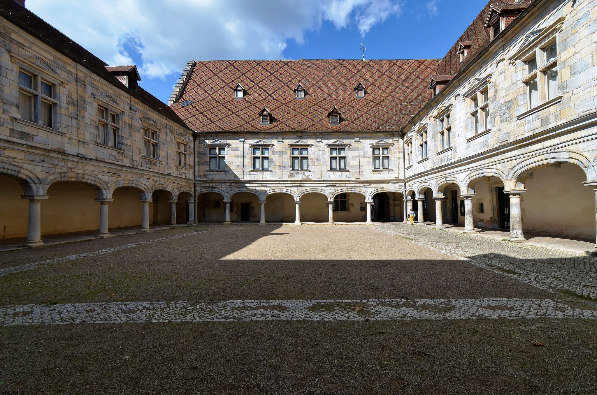 Palais Granvelle (Besançon) (Besançon) Palais Granvelle (Besançon) — château à Besançon, Doubs, intérieur, classé mh
