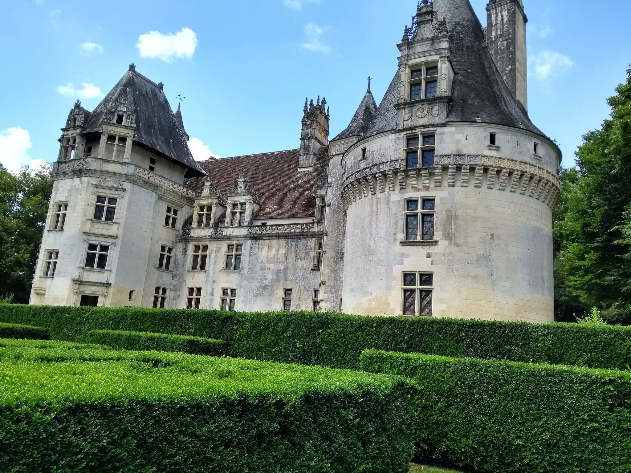 Château de Puyguilhem (Villars) Château de Puyguilhem — château à Villars, Dordogne, intérieur, classé mh